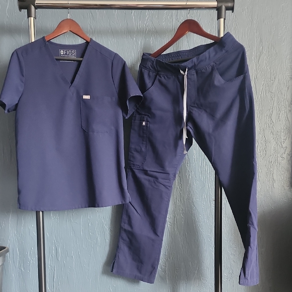 Figs Women's Scrub Set in Navy Blue